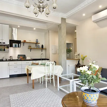 Апартаменты Bright & Elegant Centre 3 Bedroom