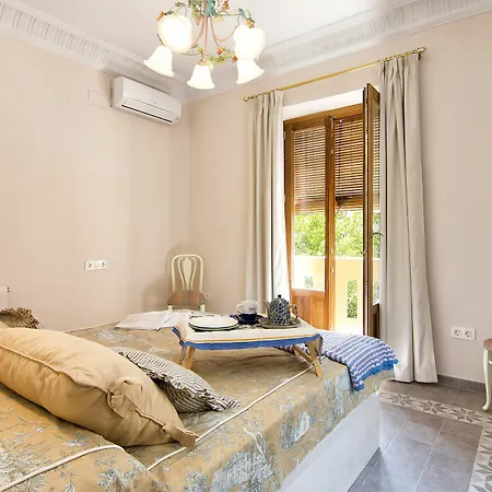 Bright & Elegant Centre 3 Bedroom Apartment Granada