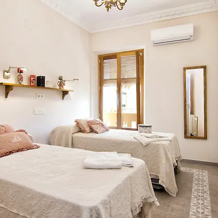 Bright & Elegant Centre 3 Bedroom
