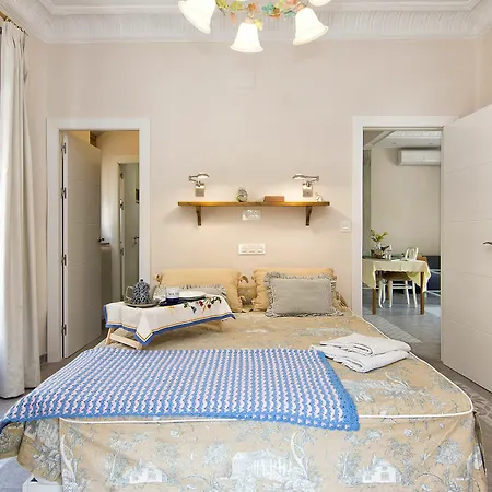 Bright & Elegant Centre 3 Bedroom